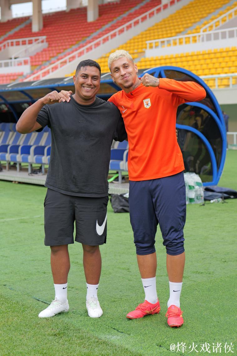 卡瓦尔：我与贝司机互换球衣；教练对我的能力寄予厚望